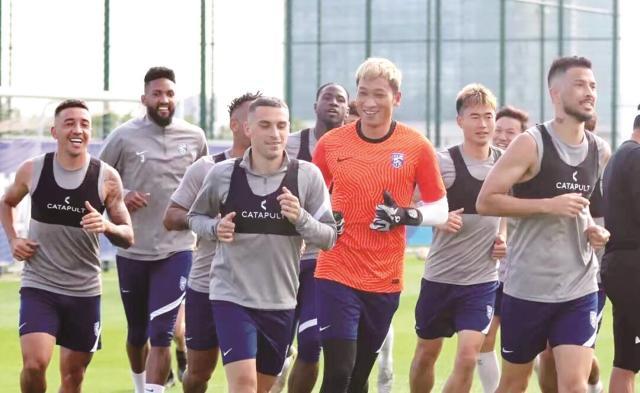 开云体育app官网-中超前瞻：武汉德比争榜首 海港PK广州队冲连胜